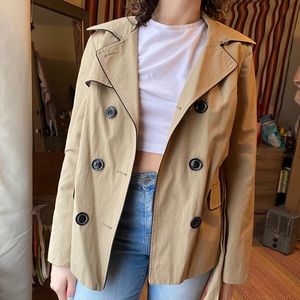 Short trench coat